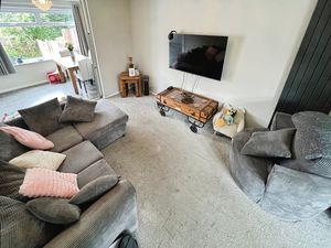 Lounge- click for photo gallery